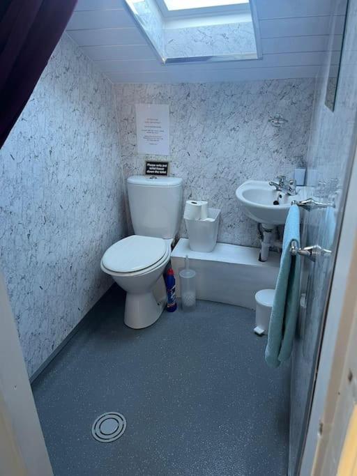 Cozy Loft Apartment Largs