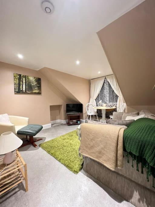 Apartment Cozy Loft Largs