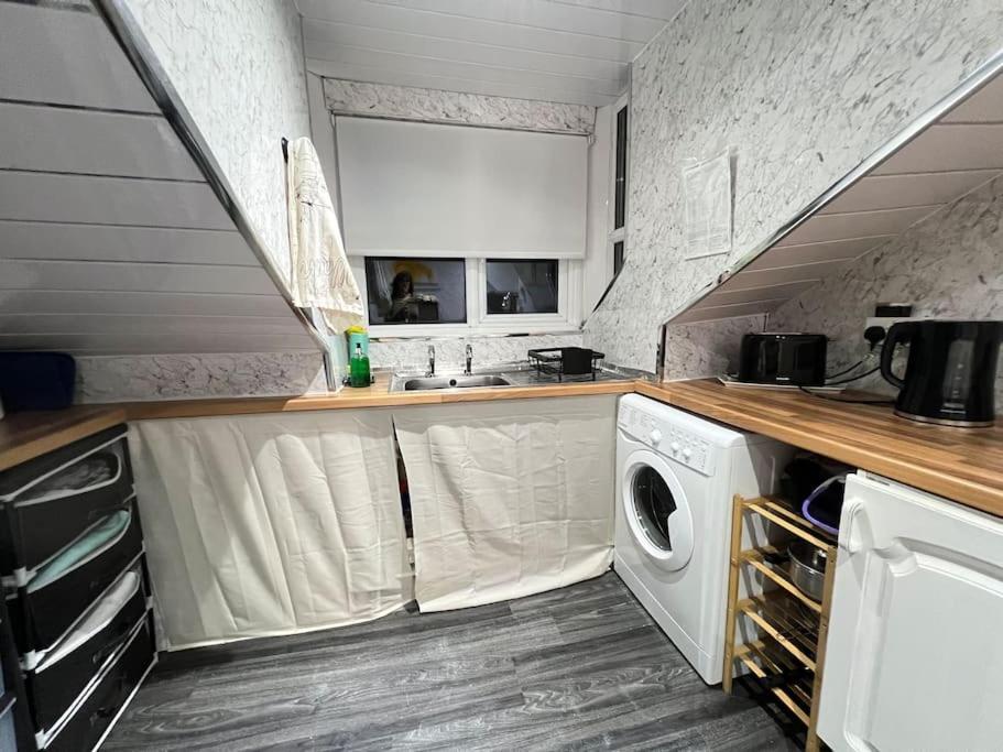 Cozy Loft Apartment Largs